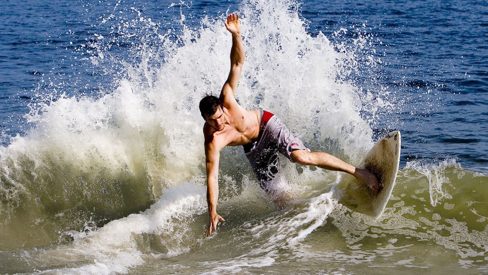 爱游戏全站注册-赛事媒体报道：用镜头记录每一刻精彩，记者用镜头记录