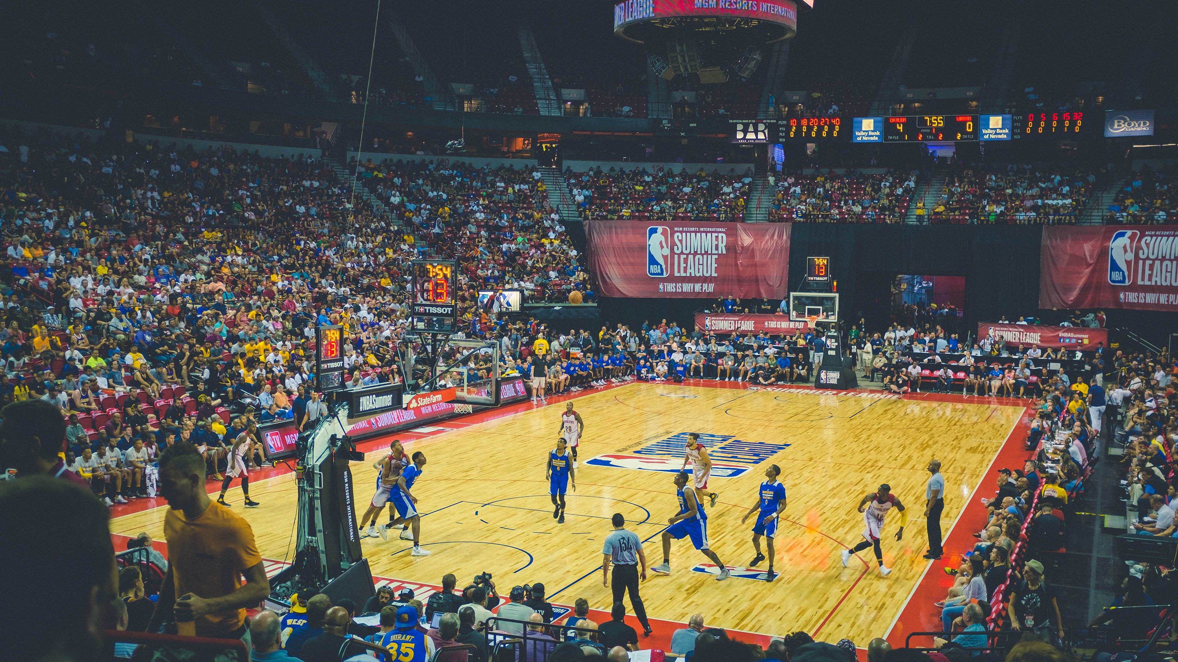 赛事媒体报道：用镜头记录每一刻精彩，记者用镜头记录